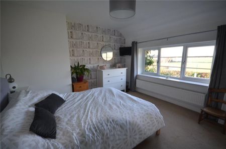 2 bedroom semi-detached house to rent - Photo 5