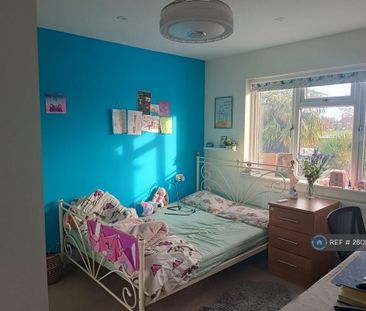 4 bedroom terraced house to rent - Photo 6