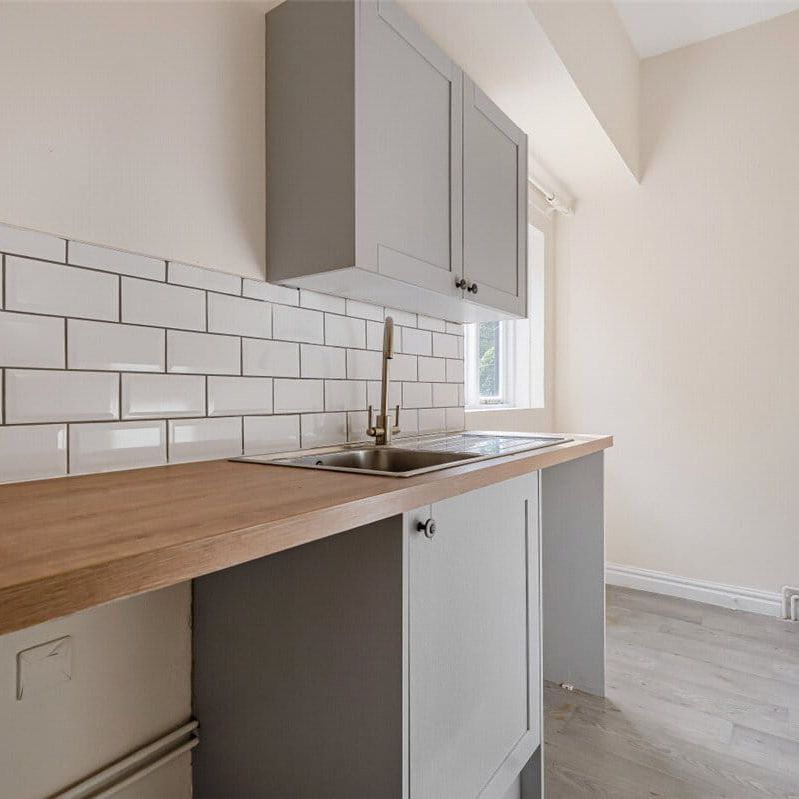 A five bedroom detached property situated within the Village of Berskwell. - Photo 1