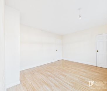 3 Bedroom Semi-Detached House - Photo 3