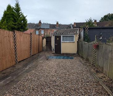 2 bedroom terraced house to rent - Photo 1