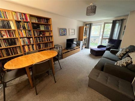 2 bedroom apartment to rent - Photo 3