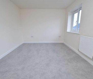 Yarn Crescent, Wakefield, WF2 - Photo 4