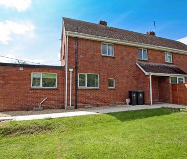 3 bedroom semi-detached house to rent - Photo 6