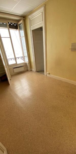 Location Appartement 1 pièce 37m² LYON 3ème - Photo 1
