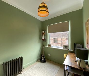 4 bedroom semi-detached house to rent - Photo 4