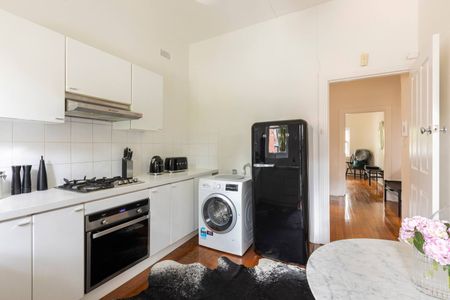 DAZZLING DECO, THE AUDREY HEPBURN OF ELWOOD- FULLY FURNISHED! - Photo 4