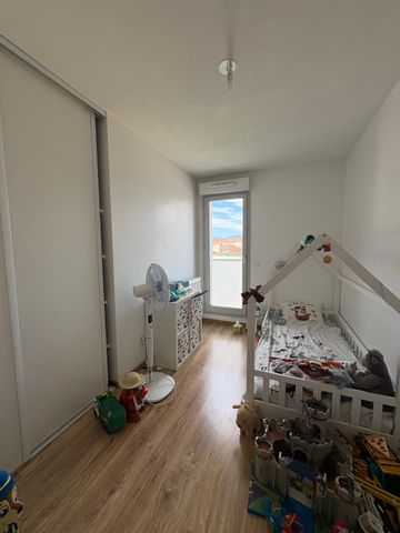 Location Appartement 3 pièces 65m² VILLEFRANCHE SUR SAONE 69400 - Photo 4