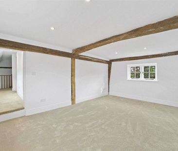 Refurbished farmhouse in a beautiful rural setting. - Photo 1