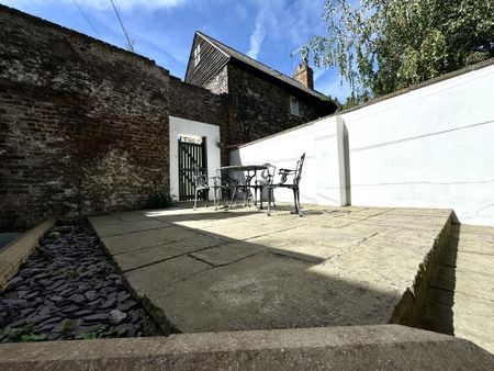3 bedroom terraced house to rent - Photo 2