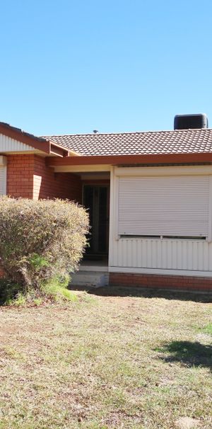 27 Roycox Crescent - Photo 1