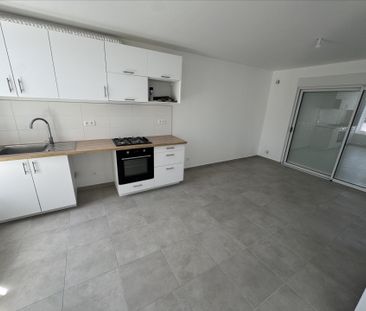 Location Maison 6 pièces 95m² - Photo 4