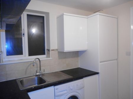 Queens Road, Southall, UB2 5AZ - Photo 4