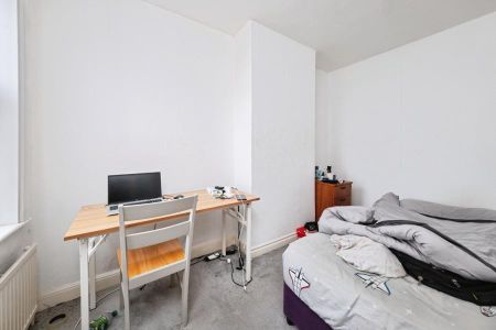 3 bedroom house to rent Abbey Street, Northampton, Northamptonshire, NN5 - Photo 5