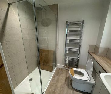 4 bedroom detached house to rent - Photo 4