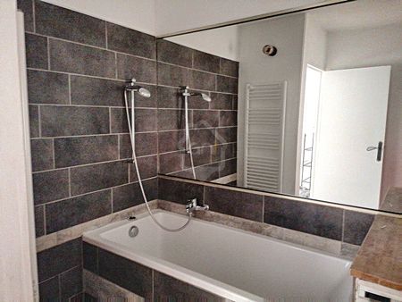 Appartement 3 chambres + bureau - balcon-eau comprise, - Photo 2