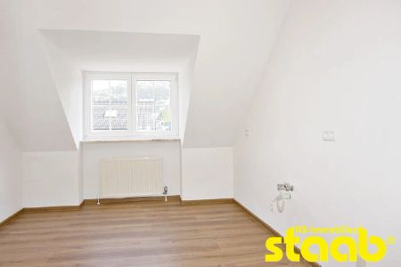 GERÄUMIGE DACHGESCHOSSWOHNUNG MIT STADTBLICK AM GODELSBERG! - Photo 3