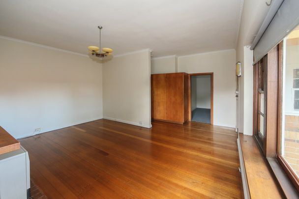 Spacious, Art Deco apartment immersed right in the heart of Camberwell - 6 month lease only on offer. - Photo 1