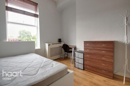 3 bedroom apartment to rent - Photo 5