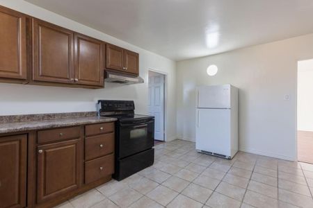 For Lease - 389 Elizabeth Street Unit# Unit 5, Grimsby, Ontario - Photo 3