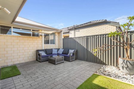 Family Comfort Meets Modern Living - Photo 4