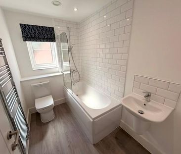 3 bedroom semi-detached house to rent - Photo 4