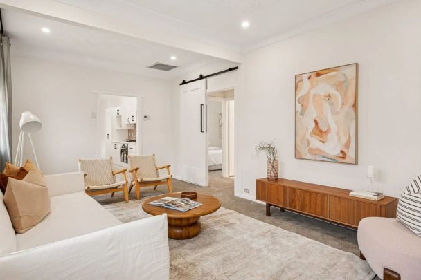 Beautifully Refreshed Family Home in Sought-After Hawthorne - Photo 1