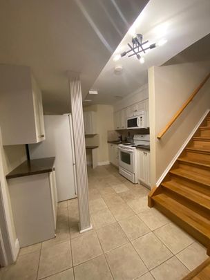 For Lease - 3197 Oakview Road, Mississauga, Ontario - Photo 1