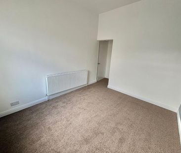 4 bedroom terraced house to rent - Photo 6