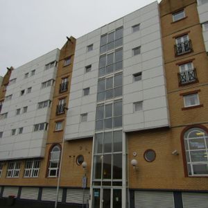 1 Bed Flat, Level Access Shower, Henllys, Wind Street. **Apply online** - Photo 3