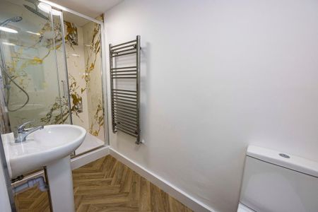 1 bedroom house of multiple occupation to rent - Photo 3