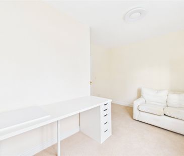 4 bedroom House in Richmond Road, Reading - Photo 1