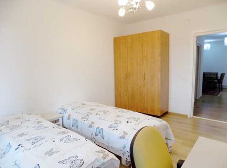 Apartament 3 camere, 73 mp, decomandat, zona Sala Polivalenta - Photo 2