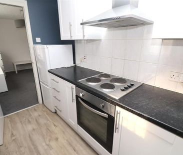 House to rent - Photo 4