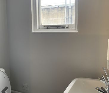 Room in a Shared Flat, Gower Street, WC1E - Photo 3