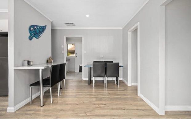 Mooroolbark - Photo 1