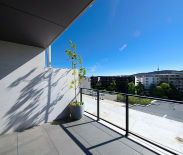 High-end Living on Lonsdale - Photo 4