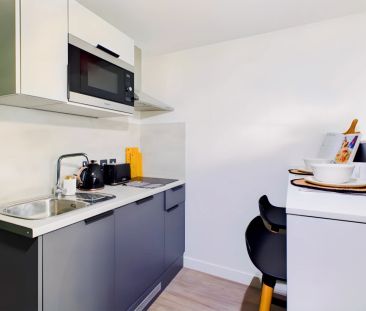 Platinum Plus Studio - Photo 4