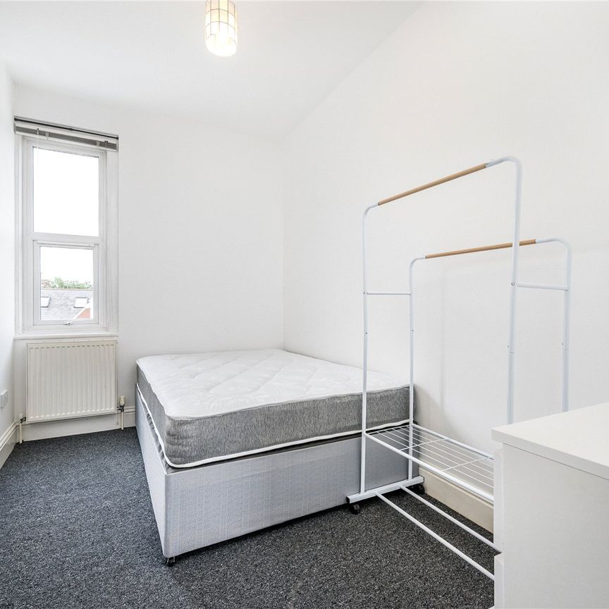 Fulham Palace Road, Bishops Park, SW6, London - Photo 1