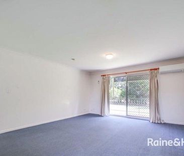 Ground floor unit in great location! - Photo 3