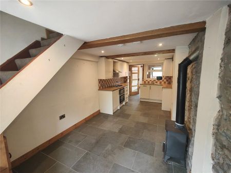 2 bedroom end of terrace house to rent - Photo 3