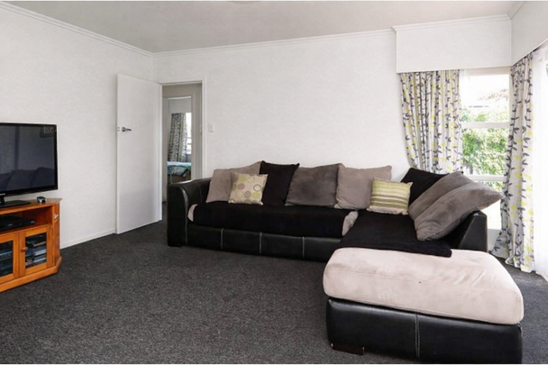 Charming 3BR Home in Silverdale! - Photo 1