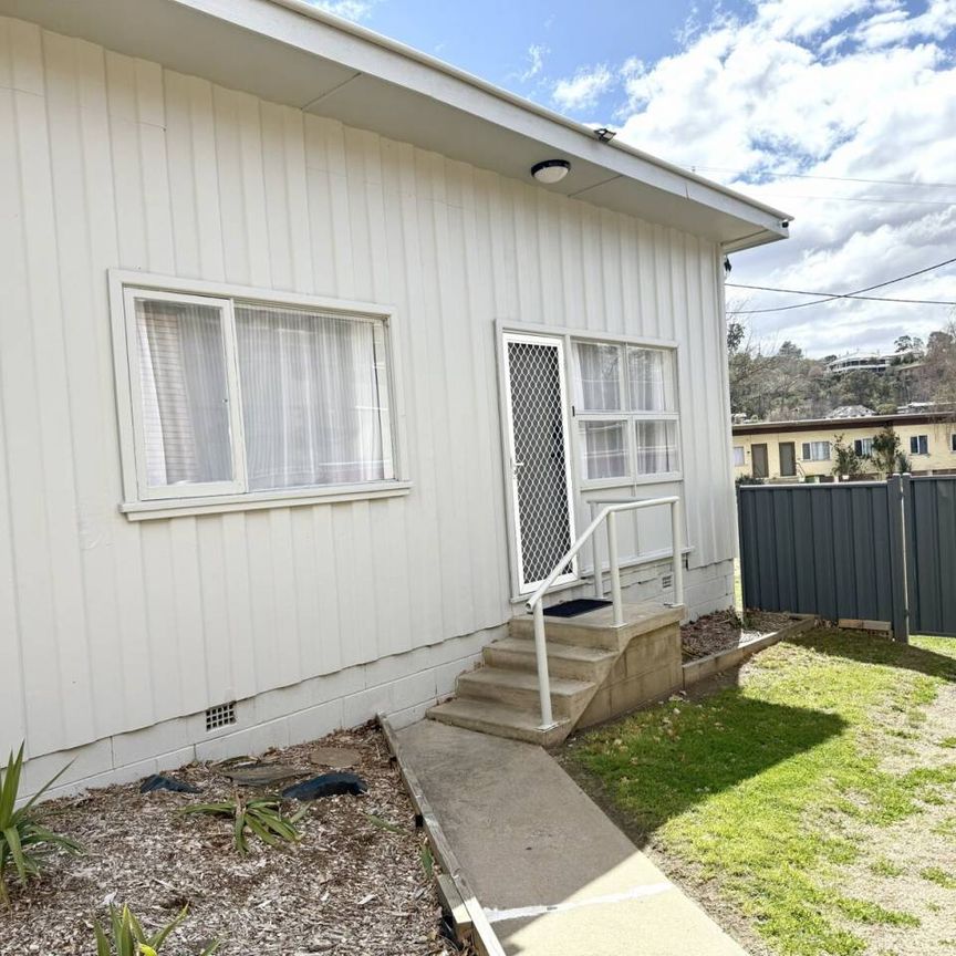 1/6 Vale Street, Cooma - Fully Furnished - Photo 1