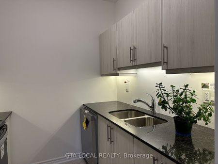 For Lease - 31 Pumpkin Corner Crescent Unit# 1, Barrie, Ontario - Photo 2