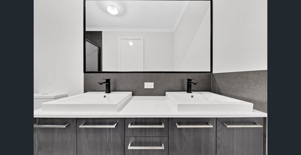 This brand-new home minutes away from the primary school and Childcare - Photo 1