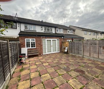 4 Bed Terraced House, Cleves Road, E6 - Photo 2
