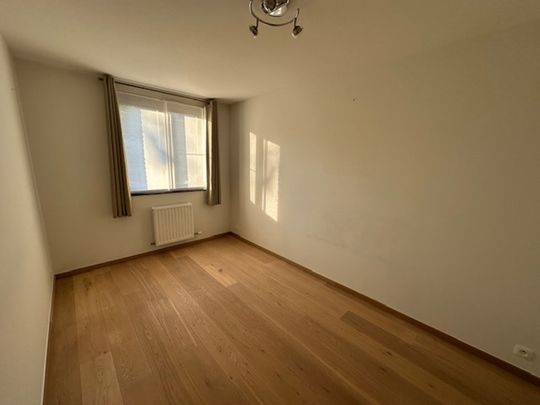 Prachtig , ruim glvl 2 slpk. appartement met garagebox. - Foto 1