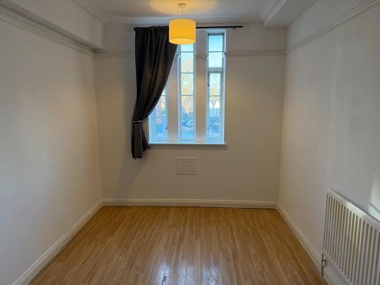 3 bedroom flat to rent - Photo 1