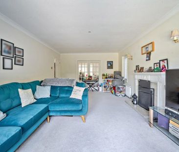 5 bedroom detached house to rent - Photo 3