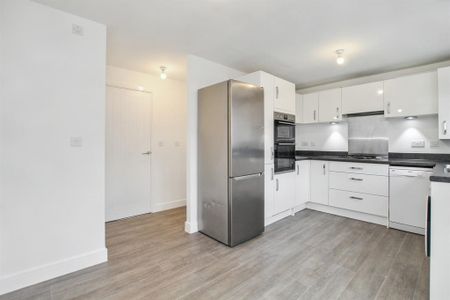 3 bedroom detached house to rent - Photo 4